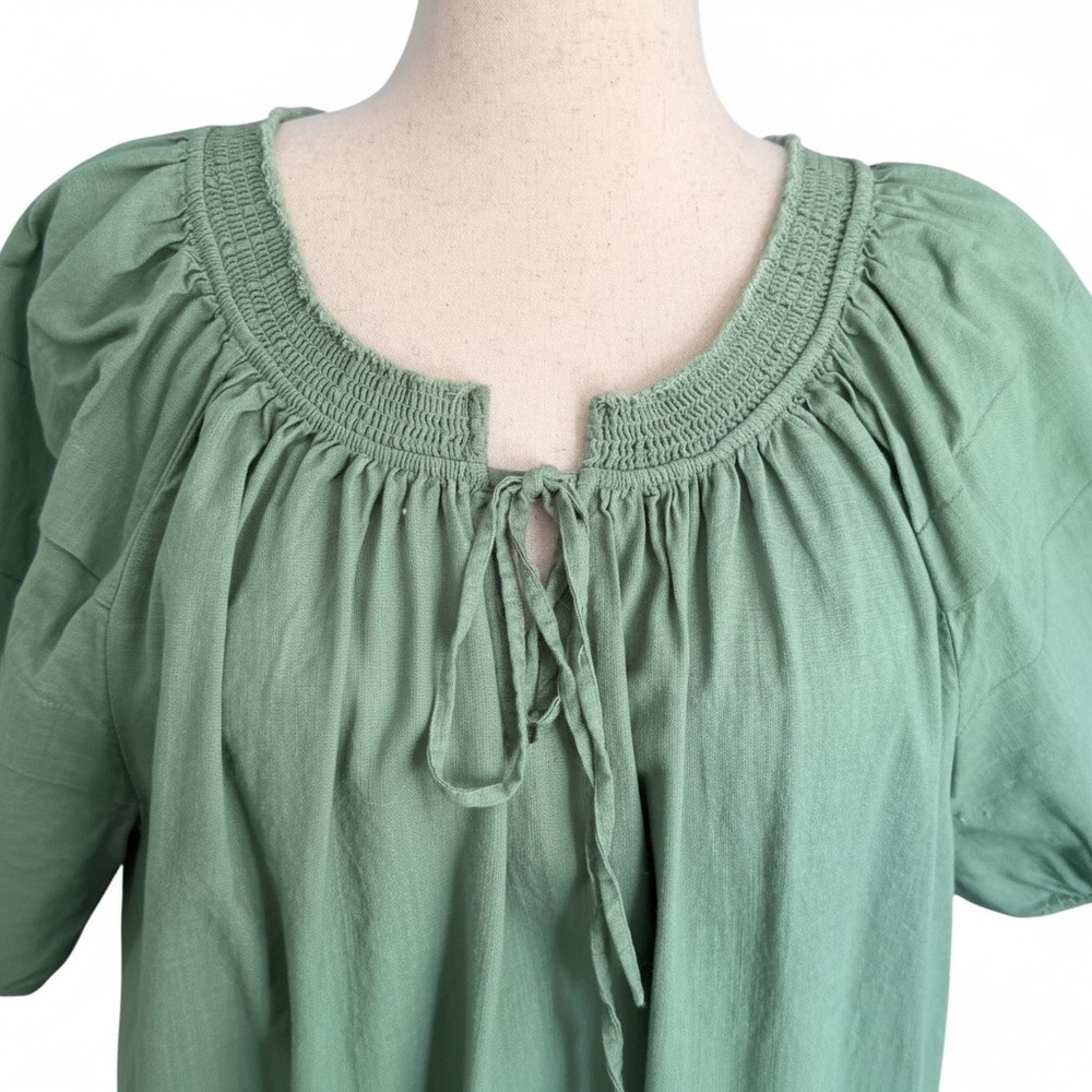🌿 Lane Bryant Smocked Split-Neck Popover Blouse – Size 26/28 🌿 - Picture 2 of 9